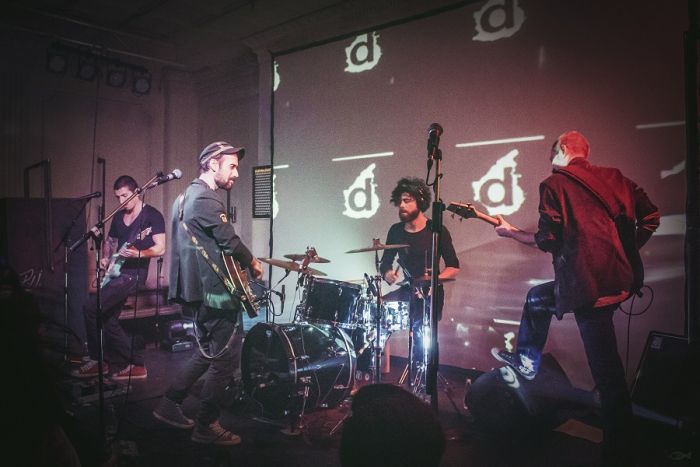 Urmareste noul videoclip Firma, „Doua suflete”